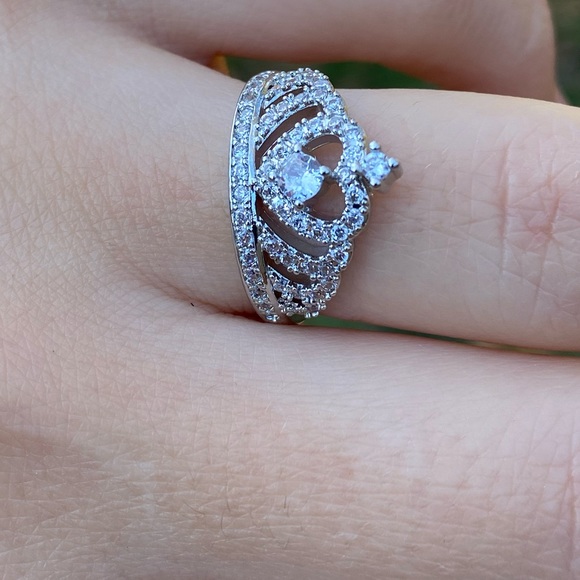 New Gorgeous ring - Picture 6 of 8